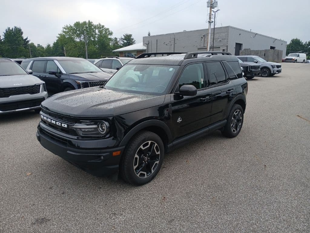 2023 Ford Bronco Sport Outer Banks — photo 1 of 22