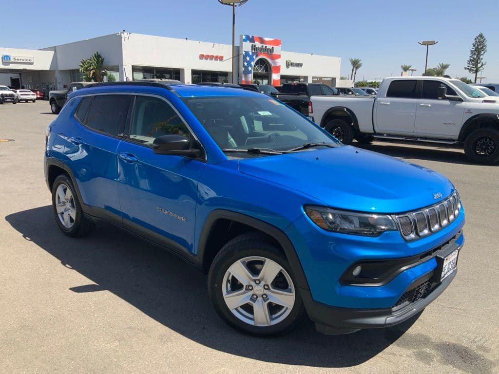 2022 Jeep Compass Latitude — photo 1 of 22