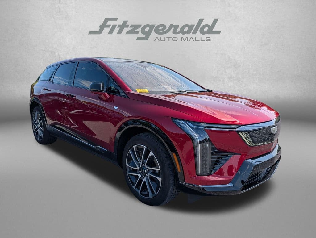 2025 Cadillac OPTIQ Sport 2 — photo 1 of 6