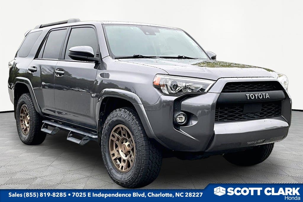 2021 Toyota 4Runner SR5 — photo 1 of 23