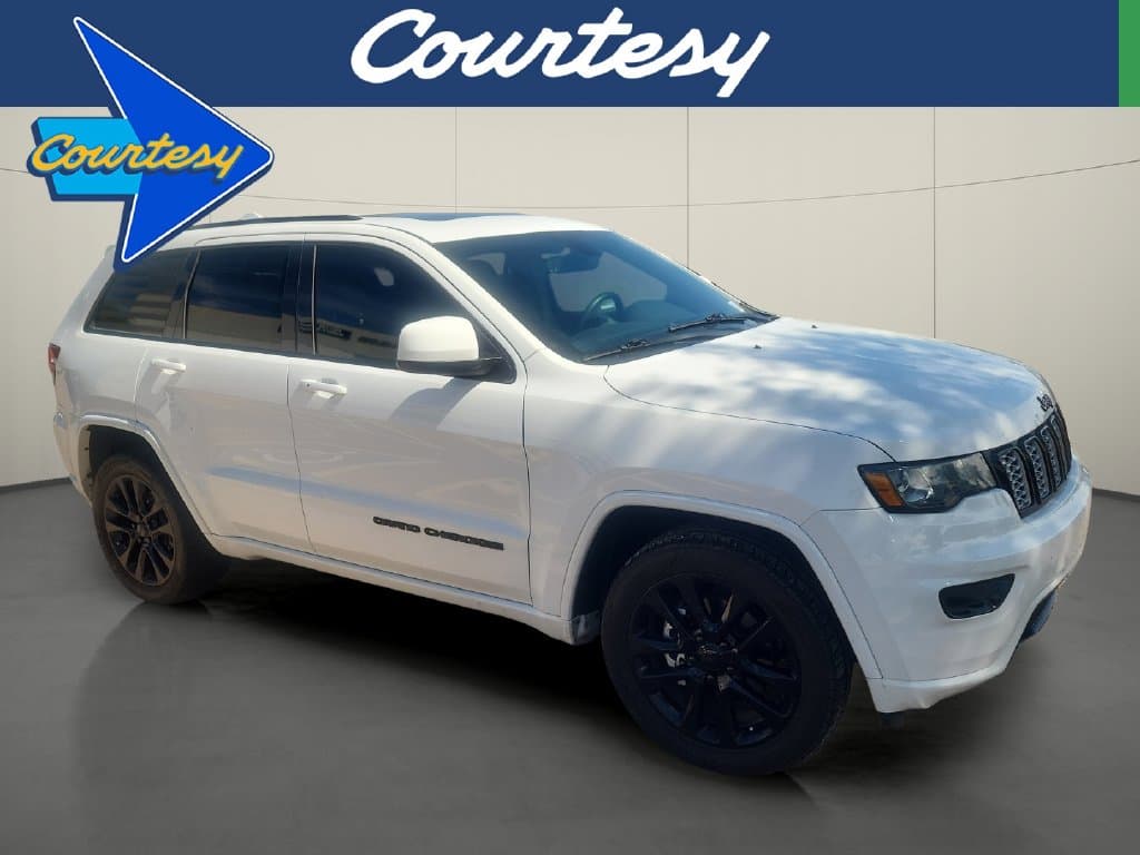 2019 Jeep Grand Cherokee Altitude — photo 1 of 14