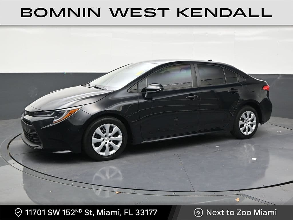 2023 Toyota Corolla LE — photo 1 of 32