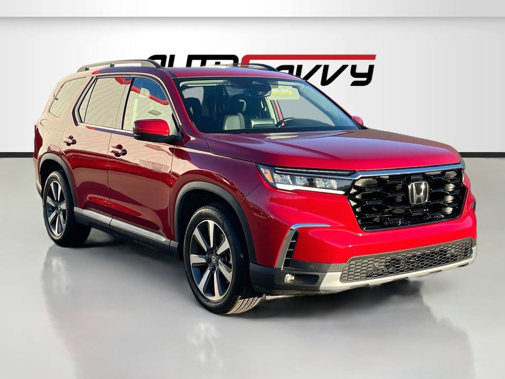 2025 Honda Pilot Touring — photo 1 of 36