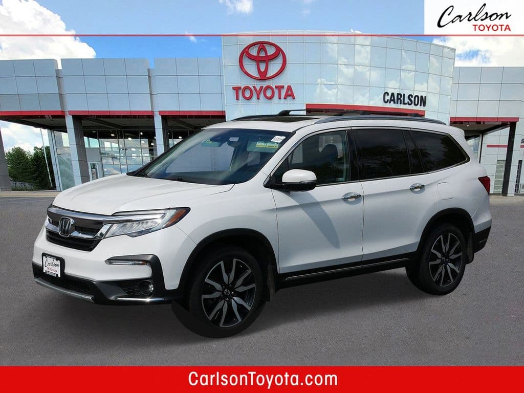 2022 Honda Pilot Touring — photo 1 of 32