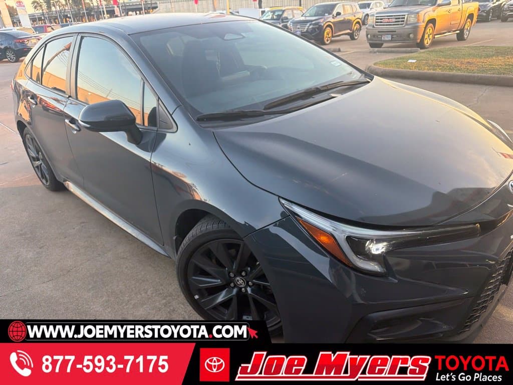 2023 Toyota Corolla SE — photo 1 of 4