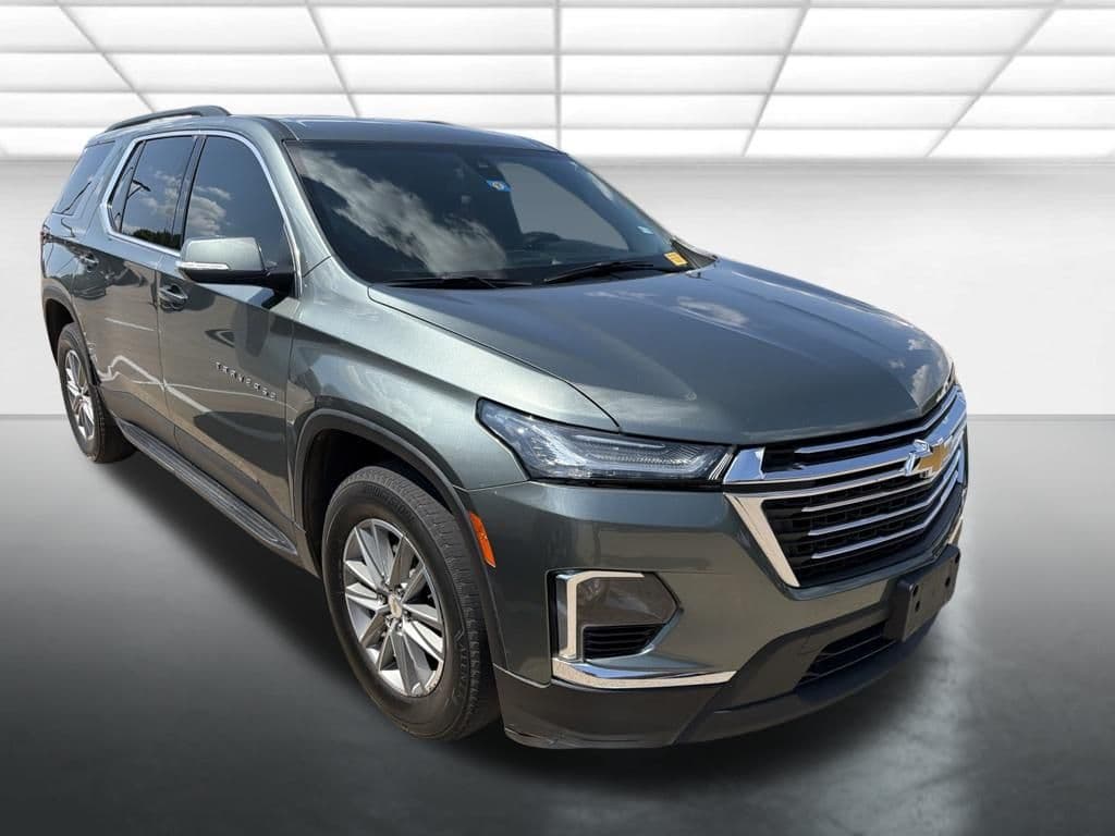 2023 Chevrolet Traverse LT Cloth — photo 1 of 12