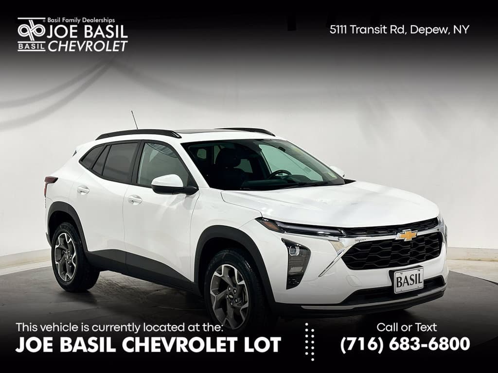 2024 Chevrolet Trax LT — photo 1 of 37