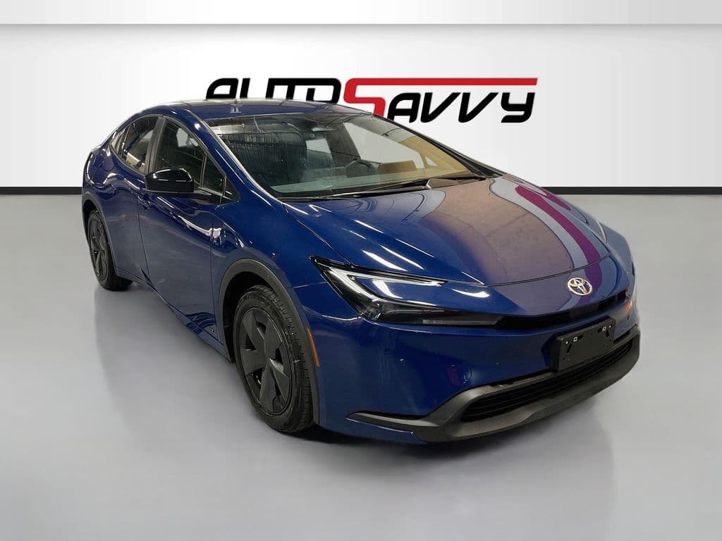 2024 Toyota Prius LE — photo 1 of 30