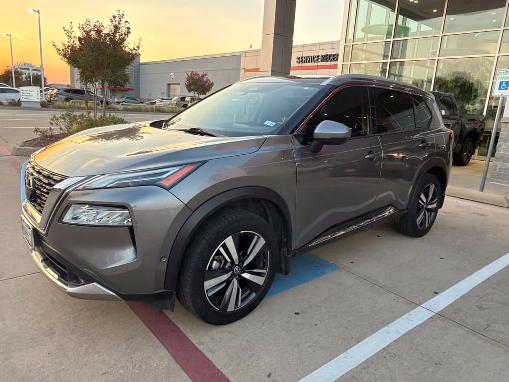 2021 Nissan Rogue Platinum — photo 1 of 23
