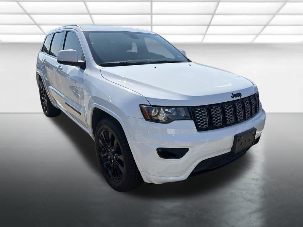 2021 Jeep Grand Cherokee Laredo X — photo 1 of 11