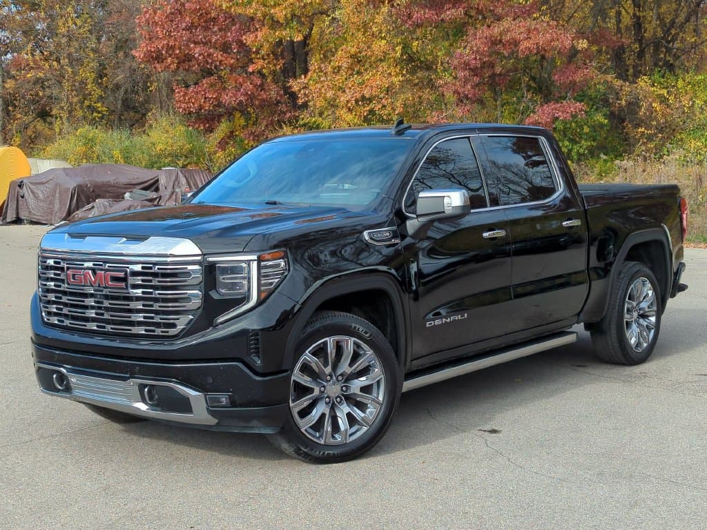 2023 GMC Sierra 1500 Denali — photo 1 of 33