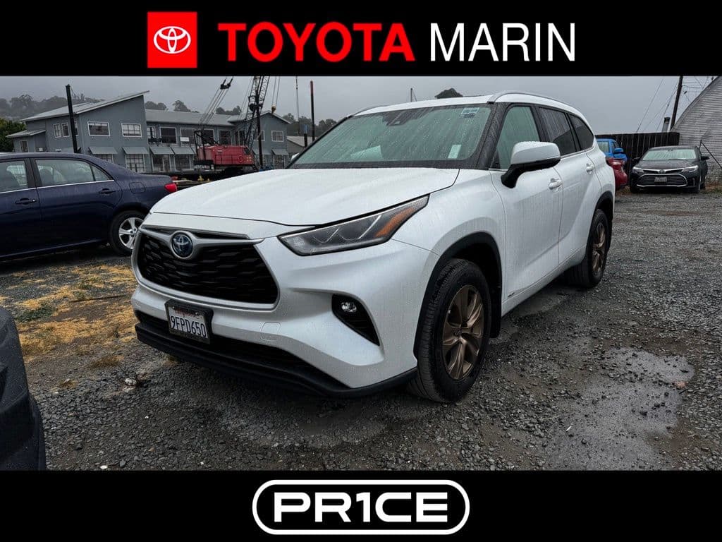 2023 Toyota Highlander Hybrid Bronze Edition — photo 1 of 5