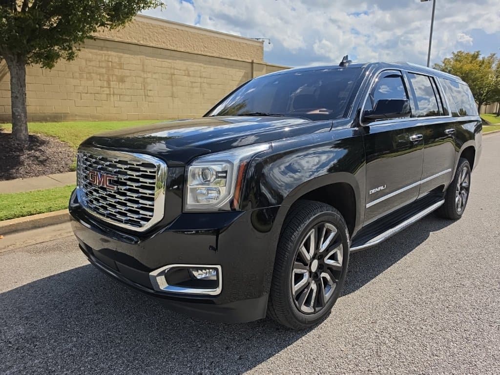 2020 GMC Yukon XL Denali — photo 1 of 5