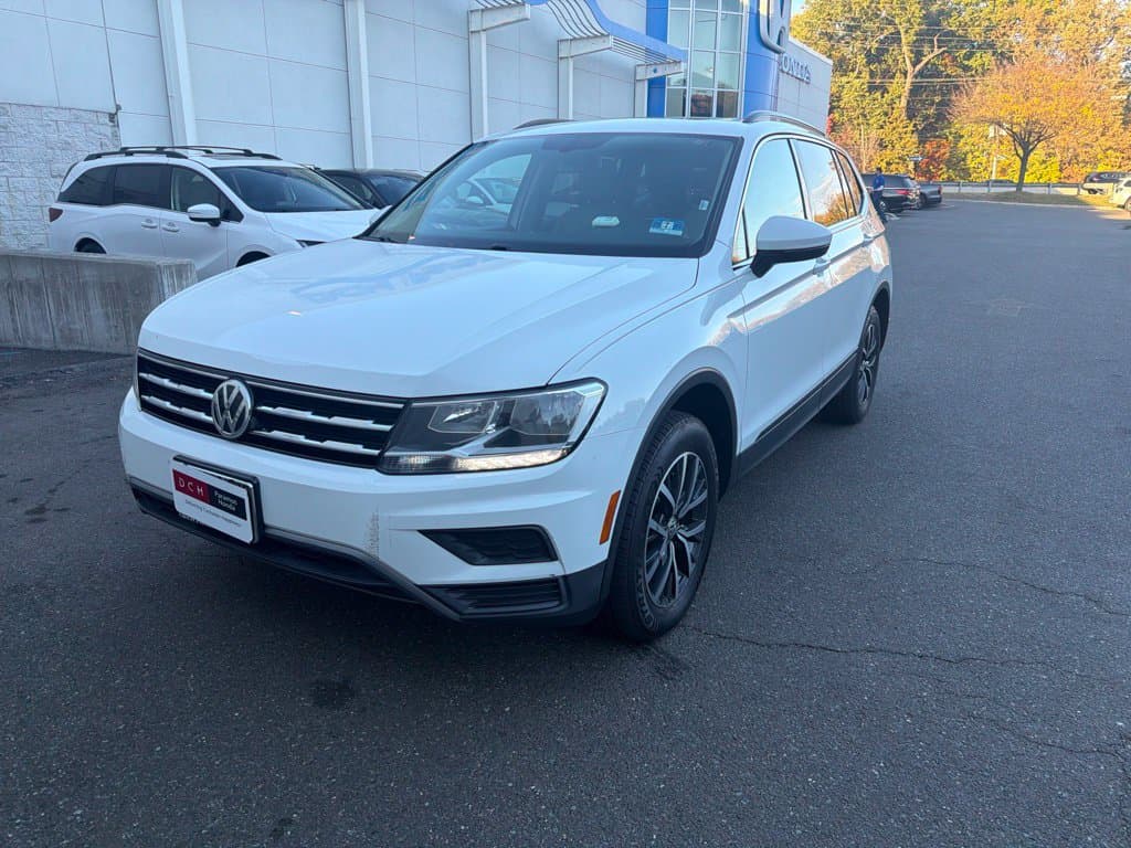 2019 Volkswagen Tiguan Base — photo 1 of 27