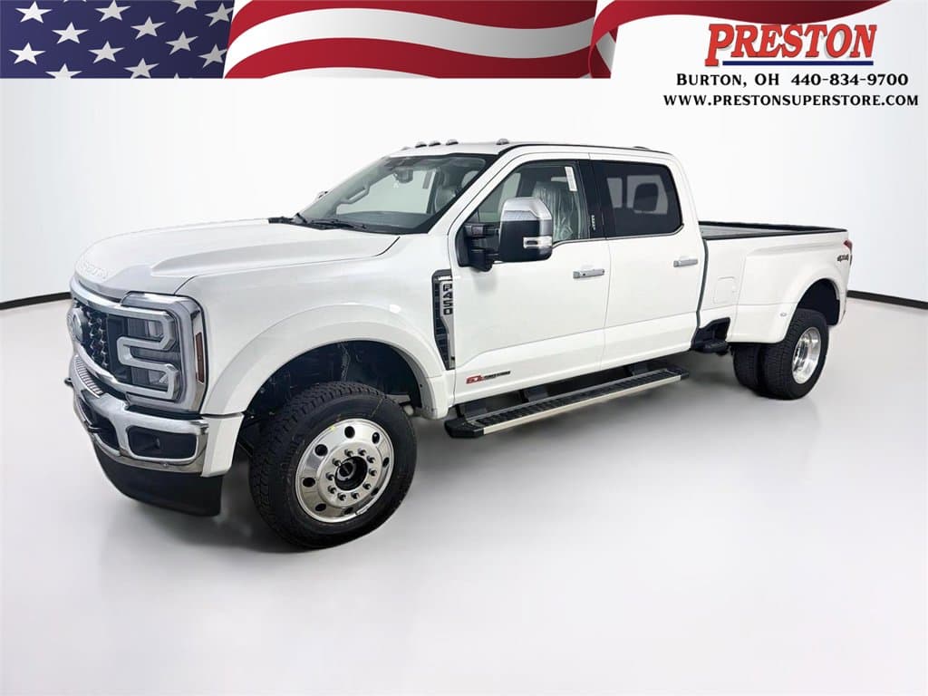 2027 Ford Super Duty F-450 DRW LARIAT — photo 1 of 29