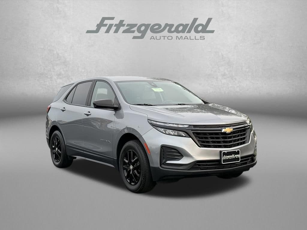 2023 Chevrolet Equinox LS — photo 1 of 26