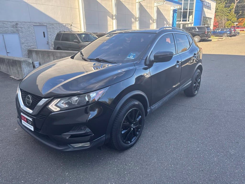 2020 Nissan Rogue Sport SV — photo 1 of 20