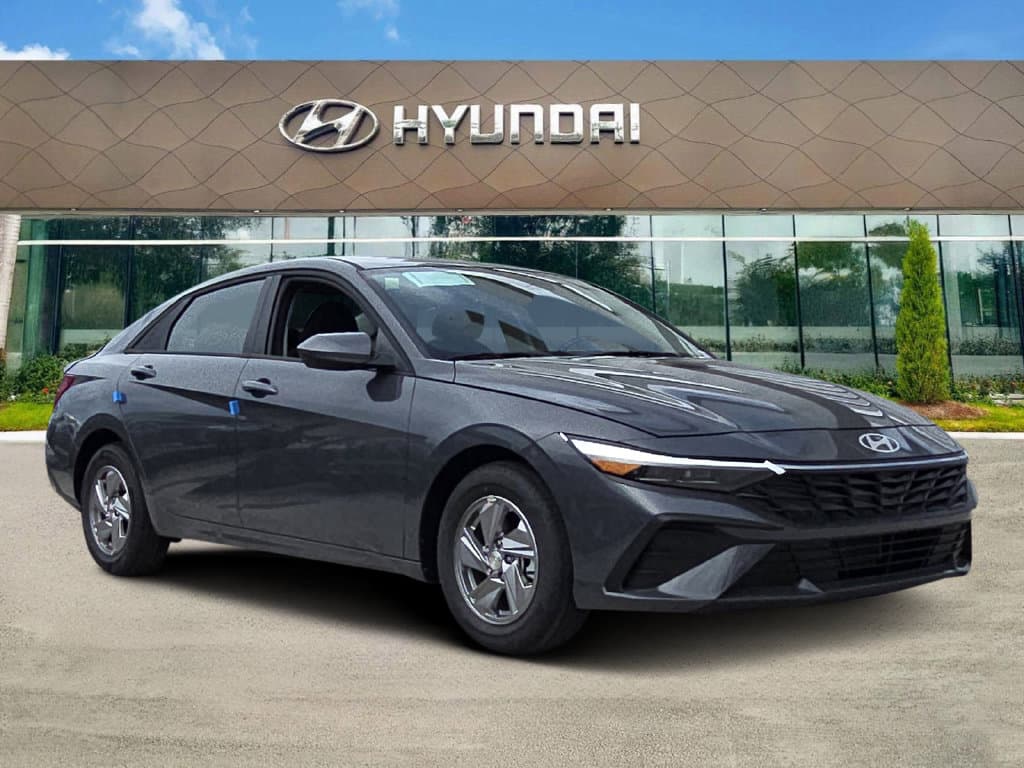 2026 Hyundai Elantra SE — photo 1 of 18