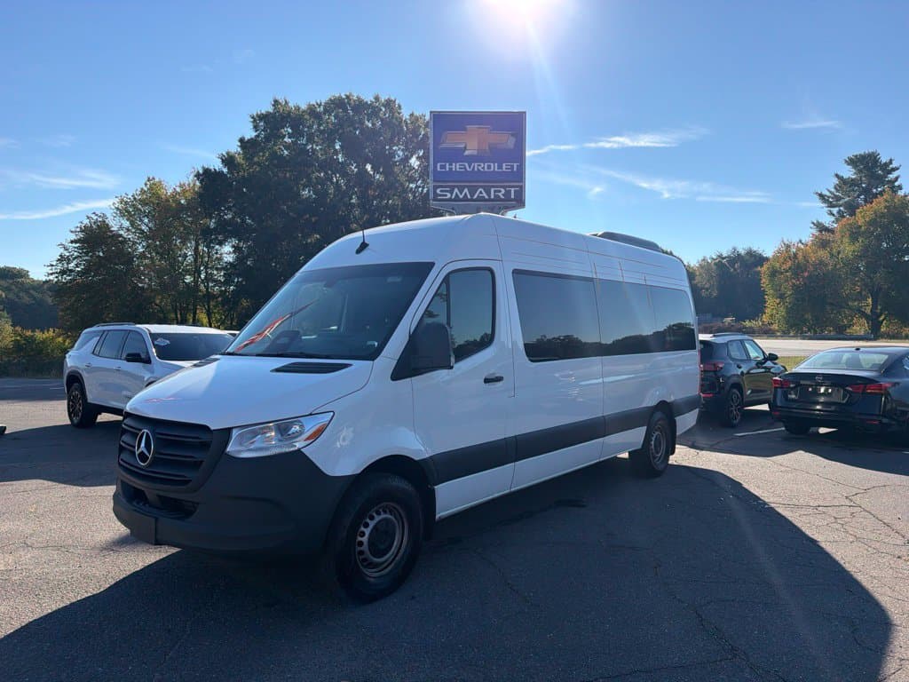 2025 Mercedes-Benz Sprinter Passenger Van Base — photo 1 of 12
