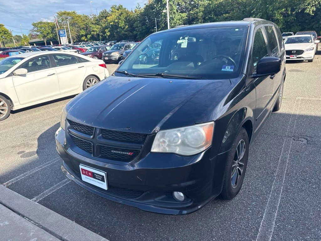 2017 Dodge Grand Caravan GT — photo 1 of 21