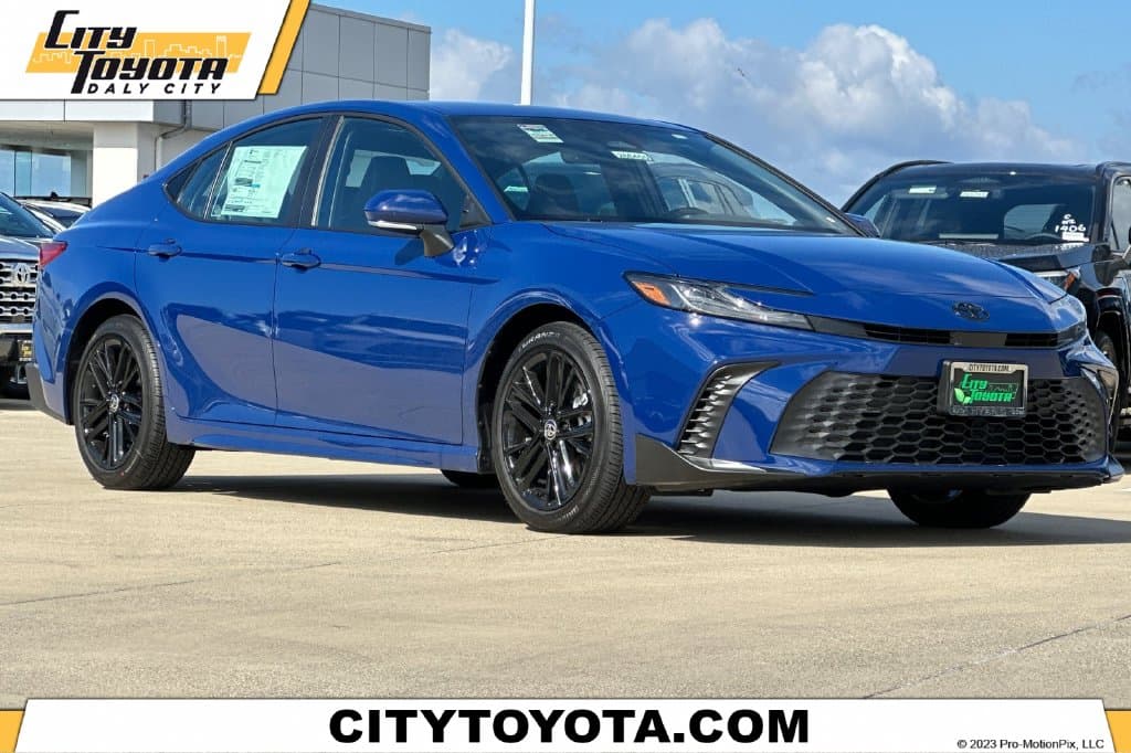2026 Toyota Camry SE — photo 1 of 34