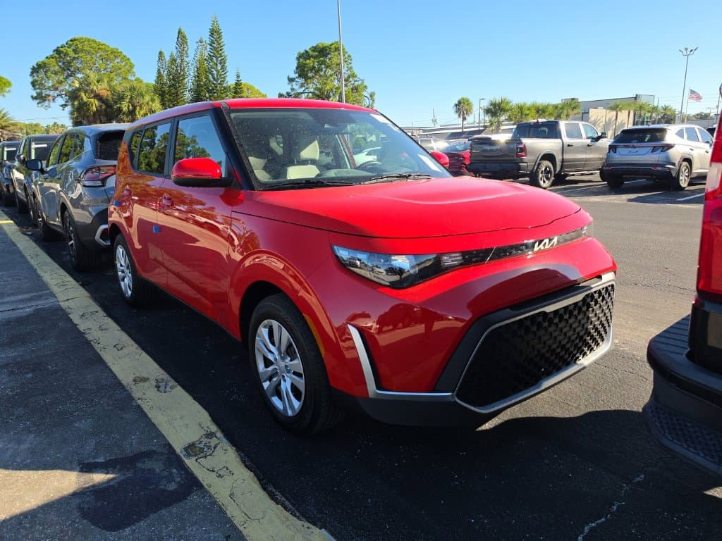 2023 Kia Soul S — photo 1 of 21