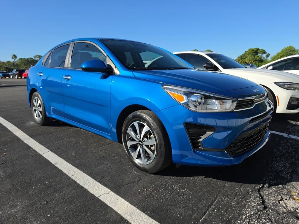 2023 Kia Rio S — photo 1 of 18