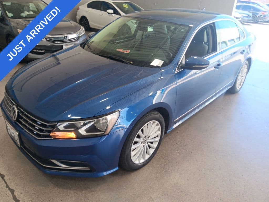 2017 Volkswagen Passat 1.8T SE — photo 1 of 6