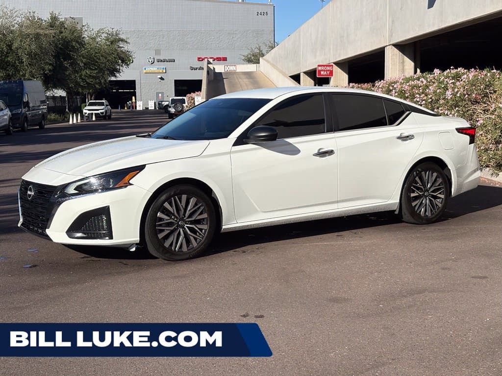 2025 Nissan Altima SV — photo 1 of 25