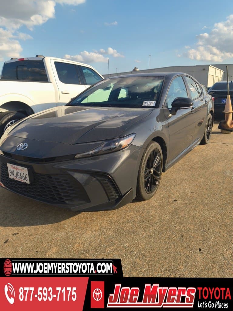 2026 Toyota Camry SE — photo 1 of 6