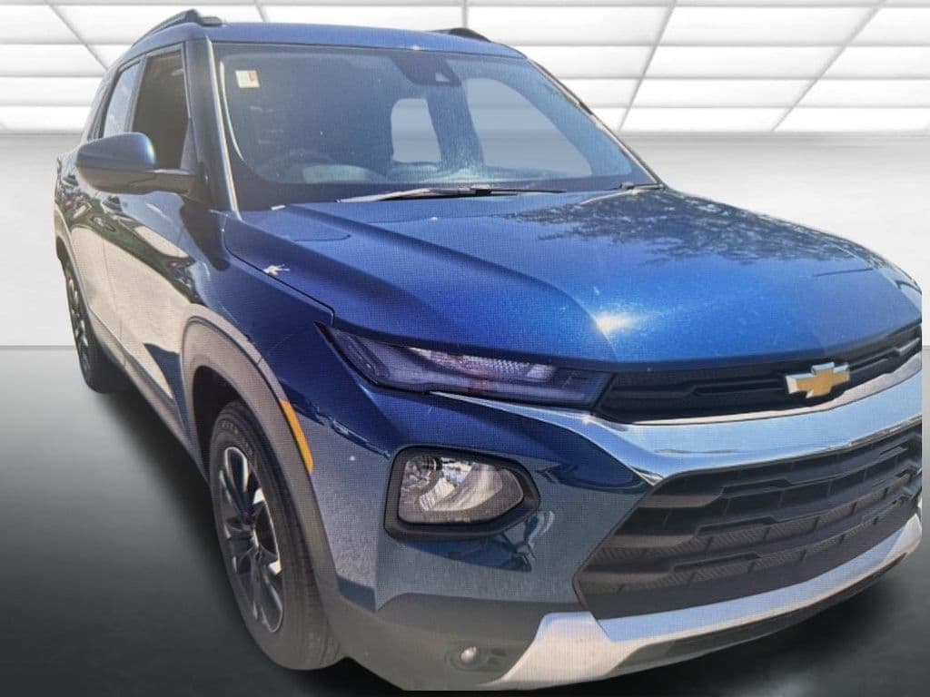2025 Chevrolet Equinox LT — photo 1 of 5