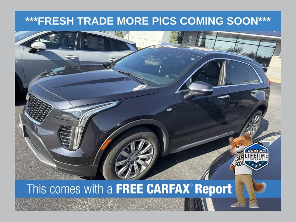 2023 Cadillac XT4 Base — photo 1 of 4