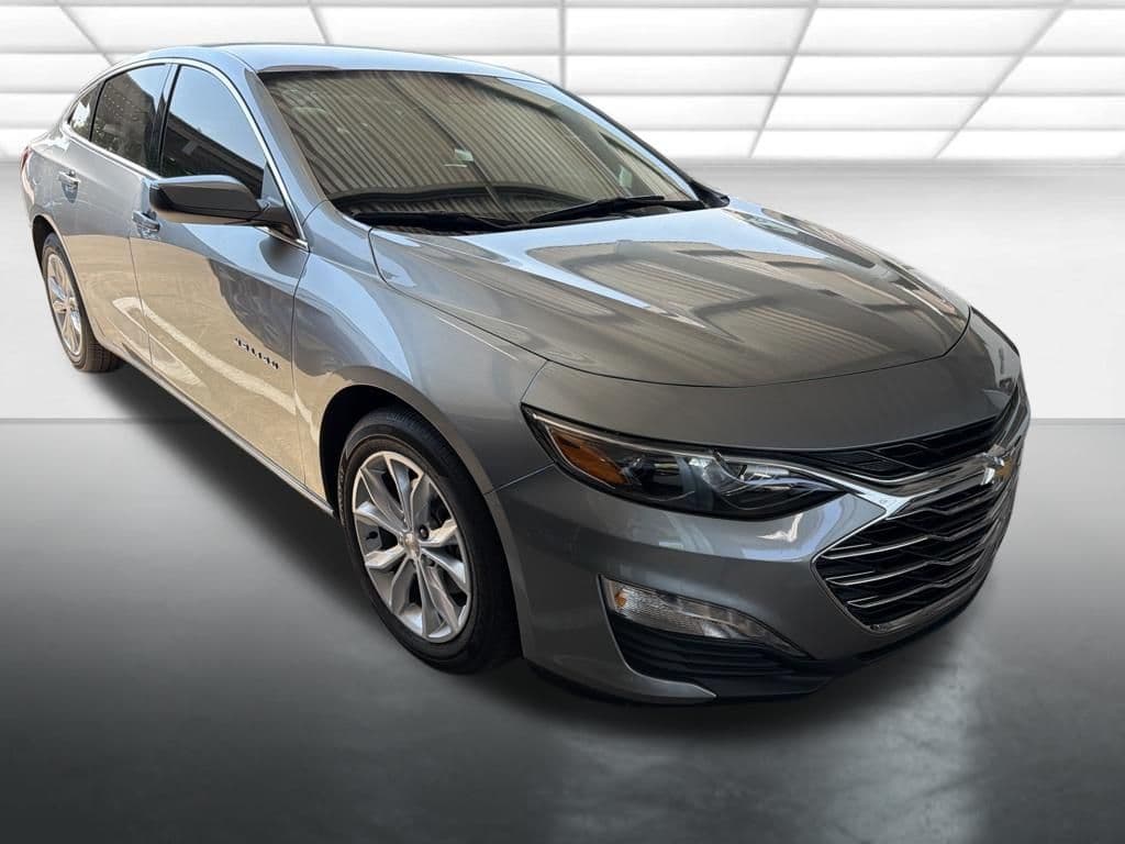 2024 Chevrolet Malibu LT — photo 1 of 11