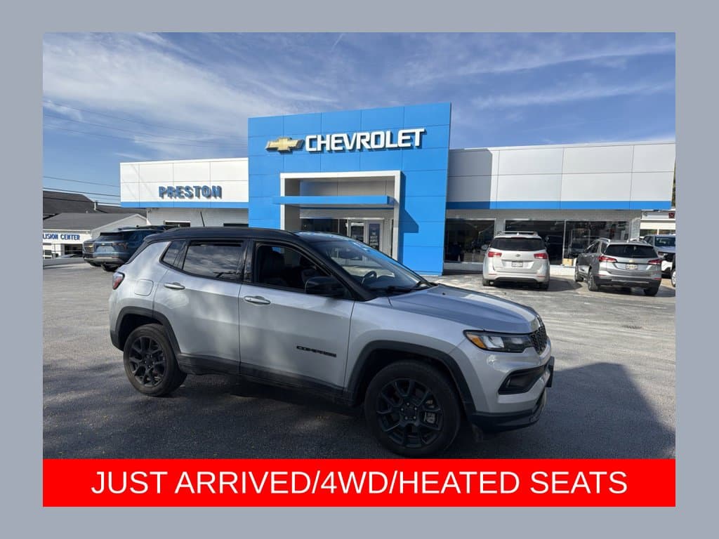 2024 Jeep Compass Latitude — photo 1 of 11