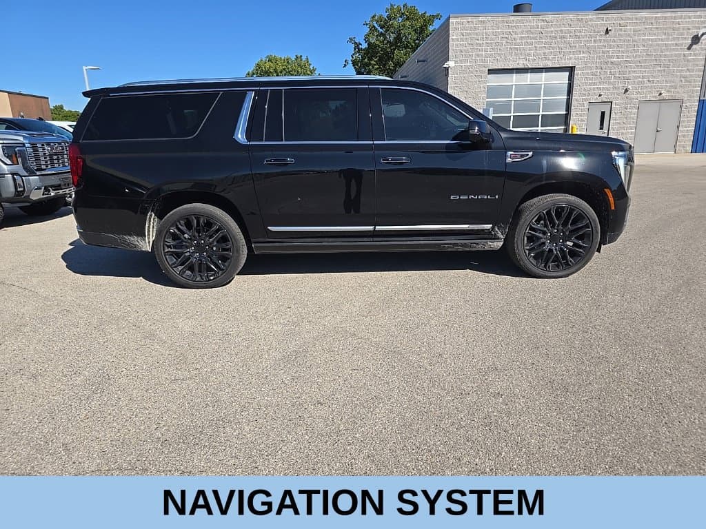 2025 GMC Yukon XL Denali — photo 1 of 40
