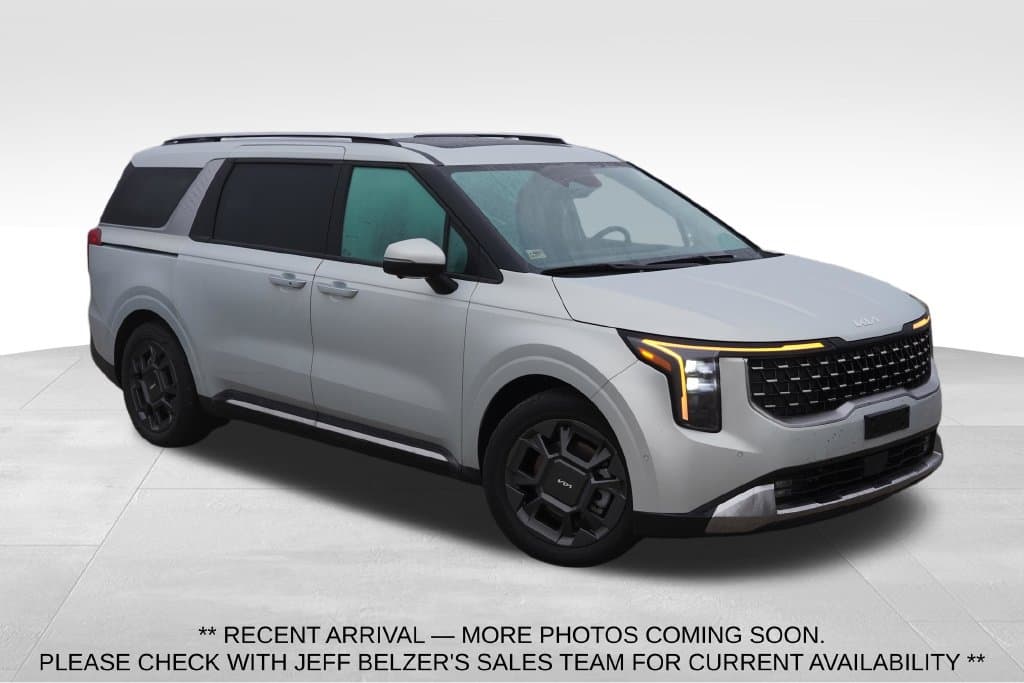 2025 Kia Carnival SX — photo 1 of 8