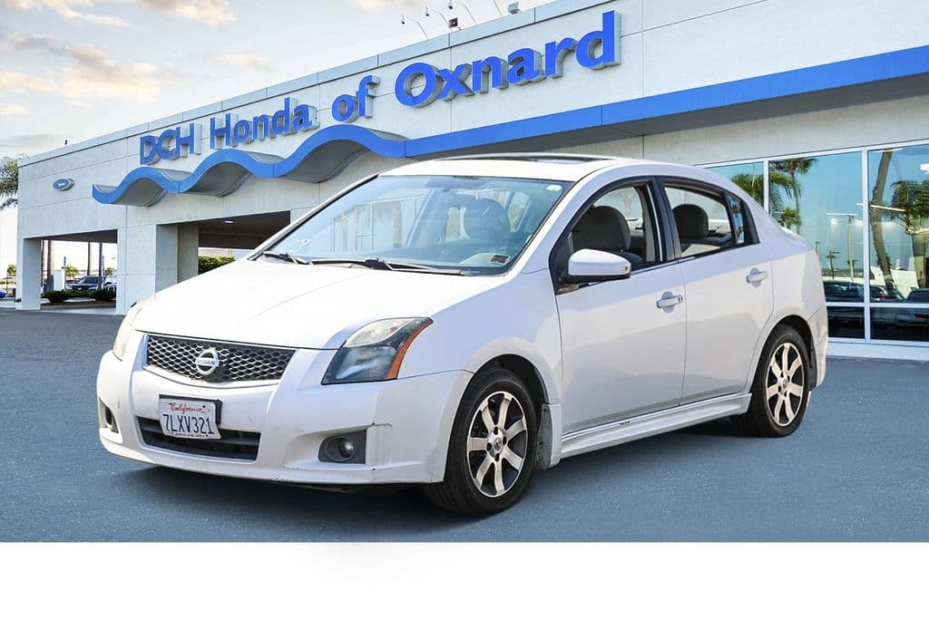 2012 Nissan Sentra 2.0 SR — photo 1 of 11