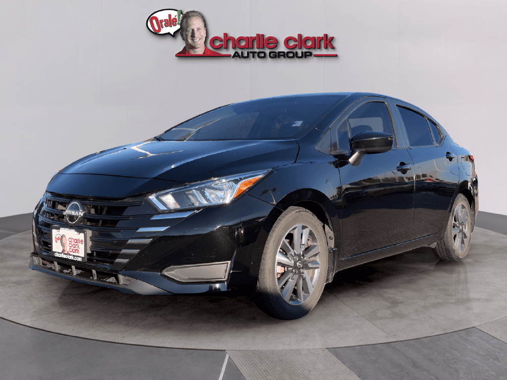 2024 Nissan Versa SV — photo 1 of 32