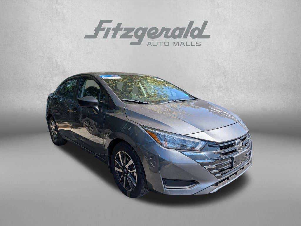 2025 Nissan Versa Base — photo 1 of 4