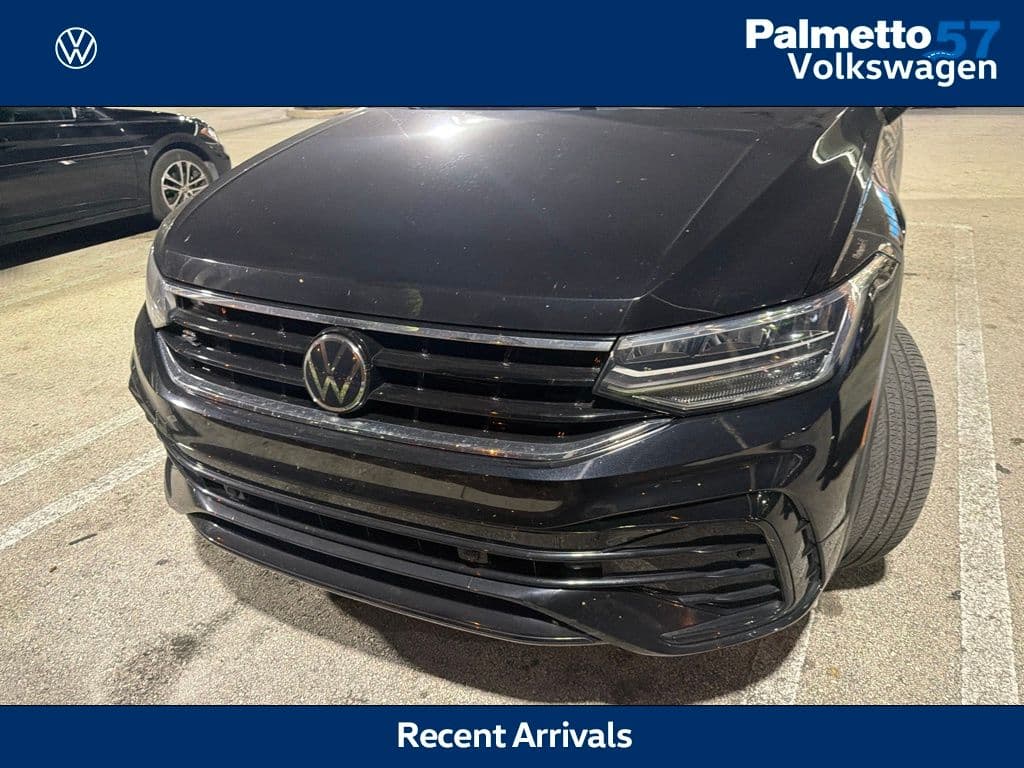 2023 Volkswagen Tiguan 2.0T SE R-Line Black — photo 1 of 6