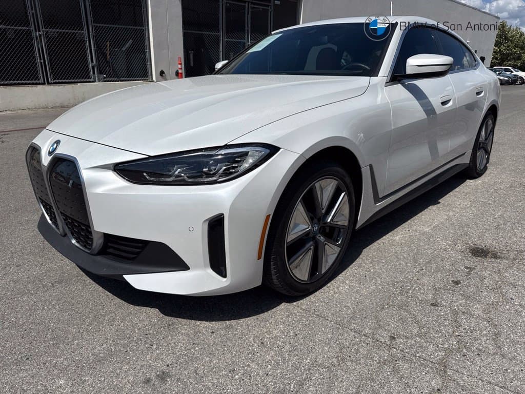 2024 BMW i4 eDrive35 — photo 1 of 6