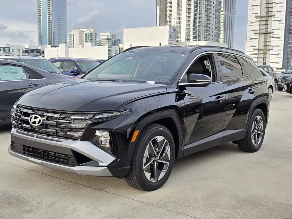2025 Hyundai Tucson SEL Convenience — photo 1 of 33