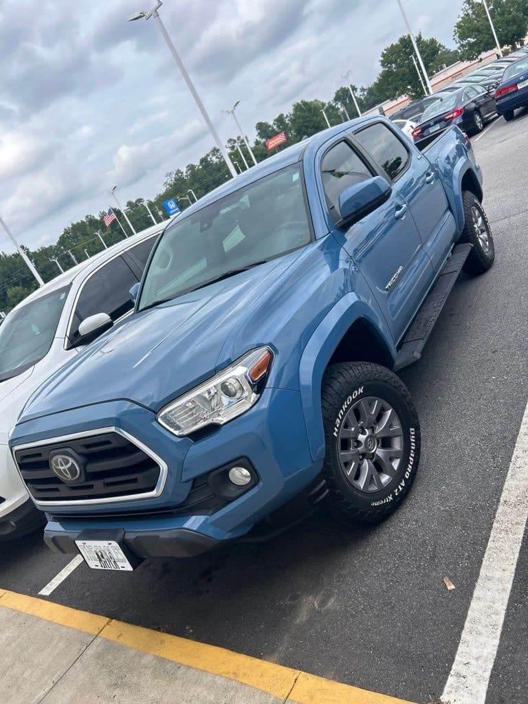 2019 Toyota Tacoma SR5 — photo 1 of 4