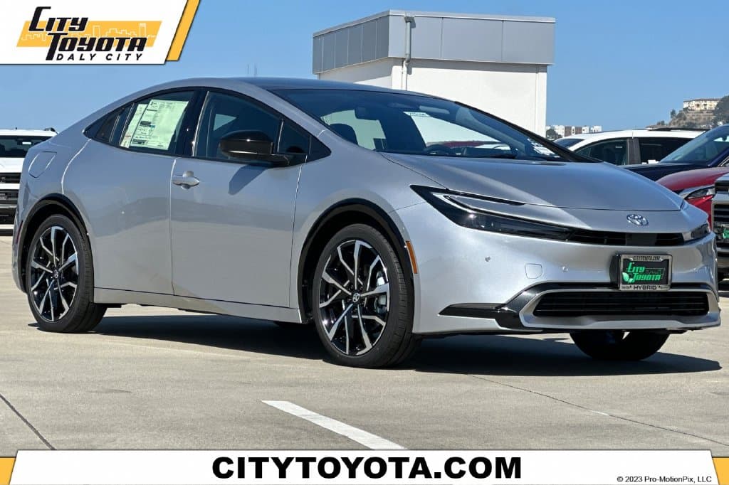 2027 Toyota Prius Plug-In Hybrid XSE Premium — photo 1 of 34