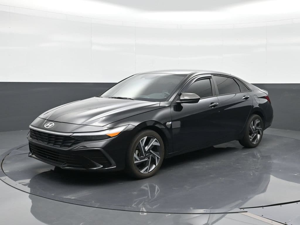 2025 Hyundai Elantra SEL Sport — photo 1 of 7