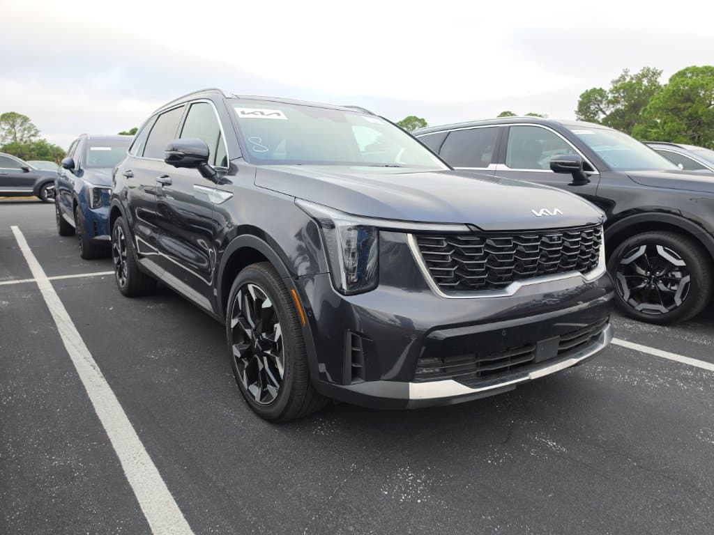 2026 Kia Sorento SX — photo 1 of 17
