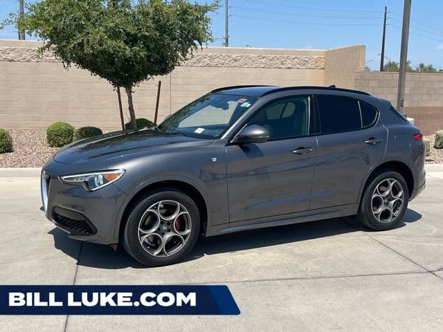 2023 Alfa Romeo Stelvio Ti — photo 1 of 35
