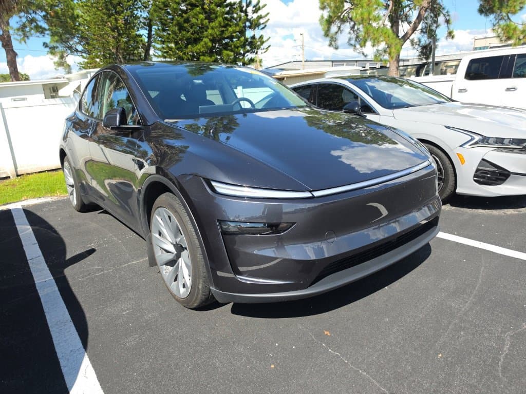 2026 Tesla Model Y Premium — photo 1 of 18