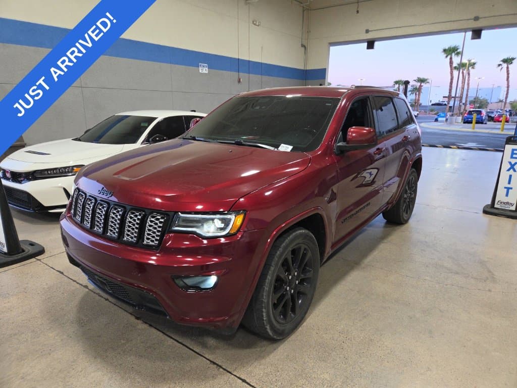 2020 Jeep Grand Cherokee Altitude — photo 1 of 6