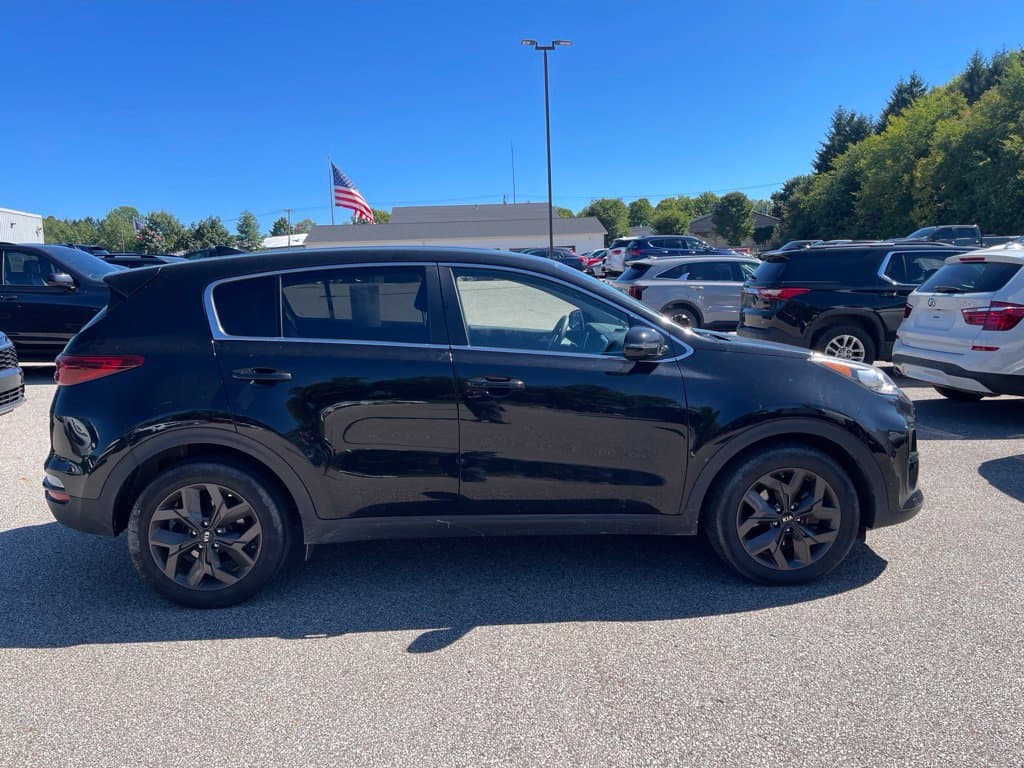 2022 Kia Sportage LX — photo 1 of 11